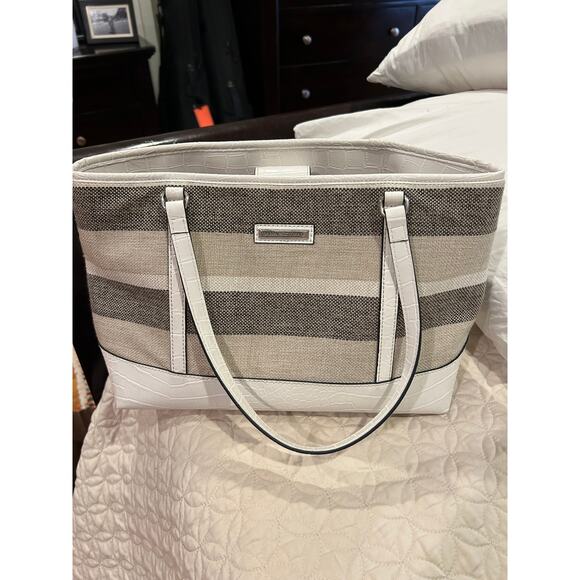 NWOT Dana Buchman Striped Faux Crocodile Trim Handbag Immaculate Great Gift - Picture 1 of 8